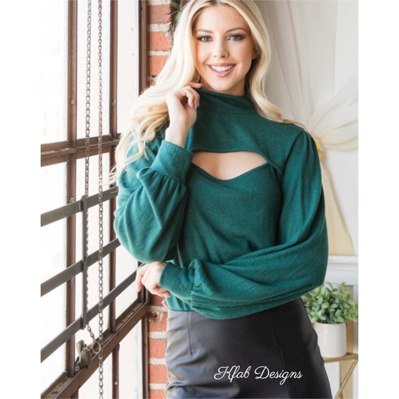 ❤️LAST! Emerald Super Soft Slit Keyhole Top! - Picture 3 of 4